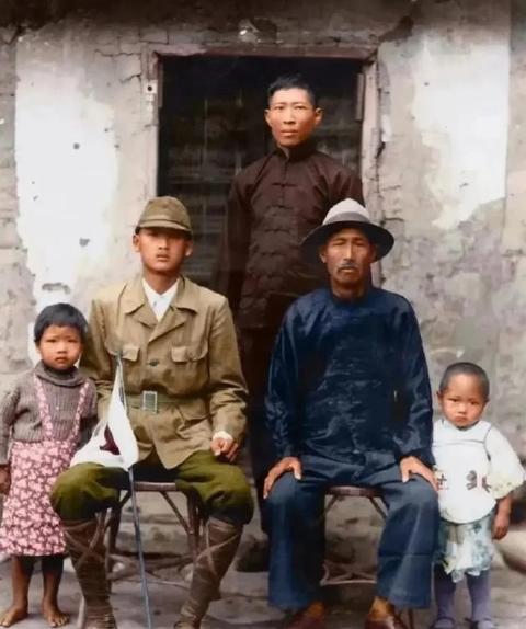 蔡正元一再强调，台湾人中三分之一是台籍日本兵的后代，他们是日本人，不是台湾人，更