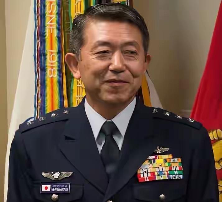 制裁岩崎茂的效果显现了，看看日本官方和他儿子的反应就知道了