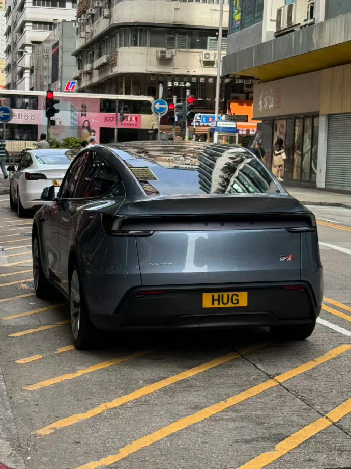 多地新能源车牌绿色变白色香港车牌的ModelY和绿牌的ModelY 谁更好看？