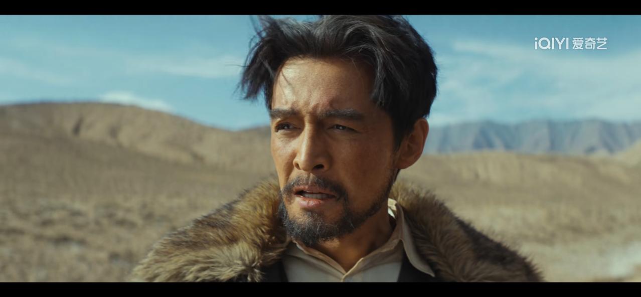 《生命树》多杰副县长对着前面停着的车连开三枪！却站着不敢往前迈一步，只以为对方手