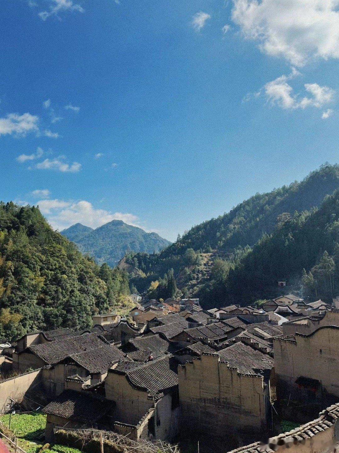 平凡无奇小生活 自由又自在☺️ 和家人在一起的日常真的很幸福呀🌃 ​​​