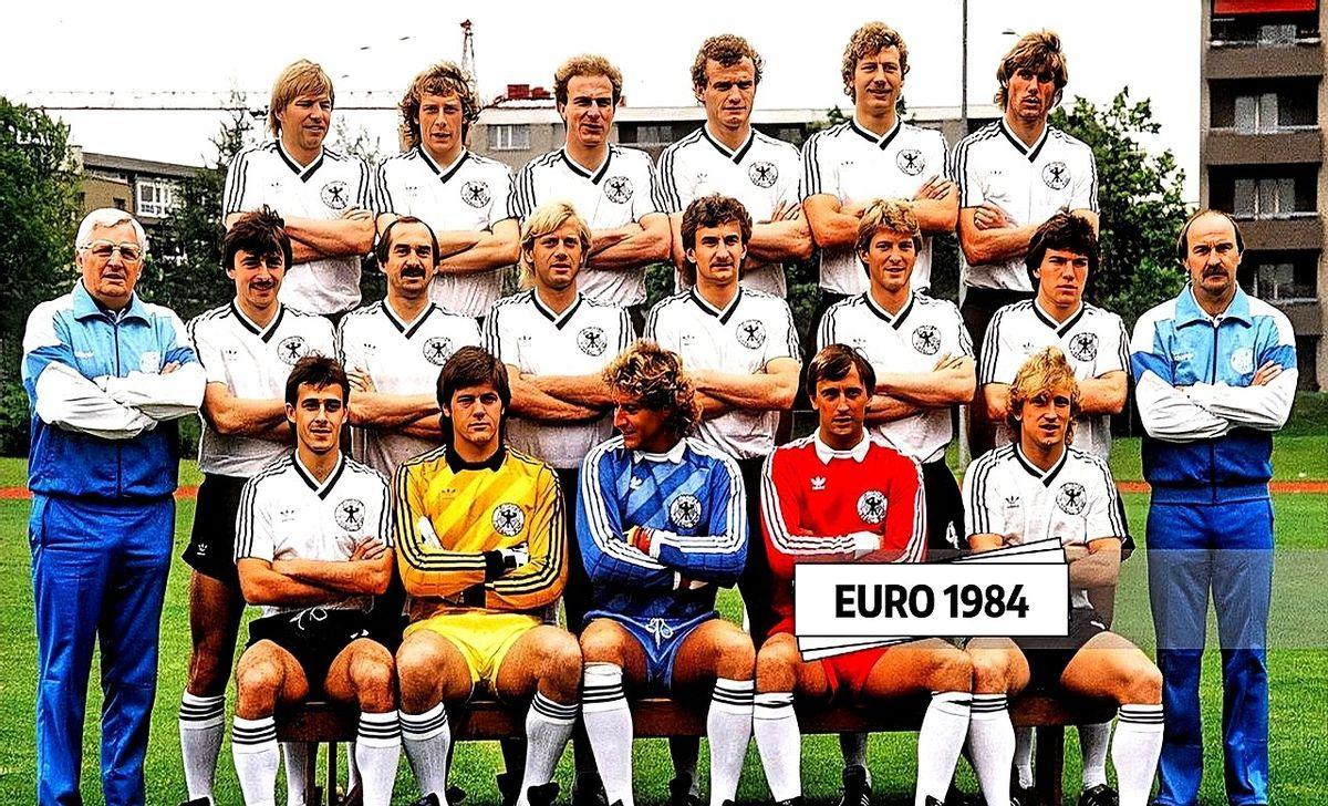 小组赛出局那晚，马特乌斯盯着更衣室地板发誓要赢回来。
鲁梅尼格用肩膀扛住压力，让