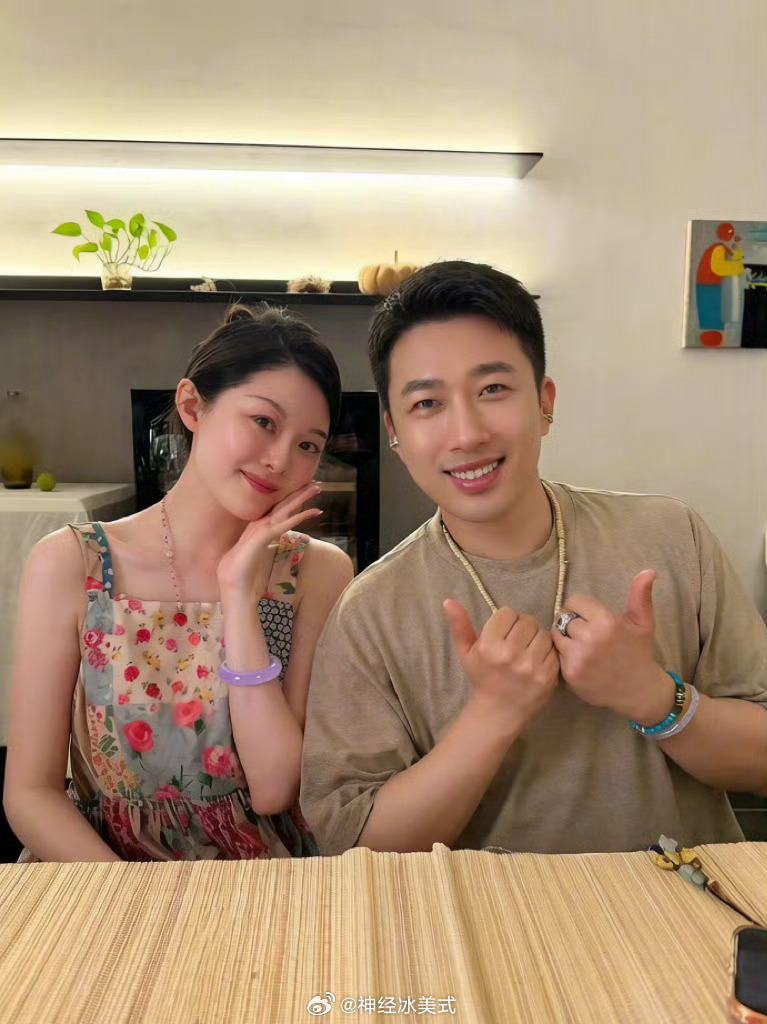 怎么会有人说ww怀了yz的孩子，我真的不能接受，救命了于正晒和晚晚自拍