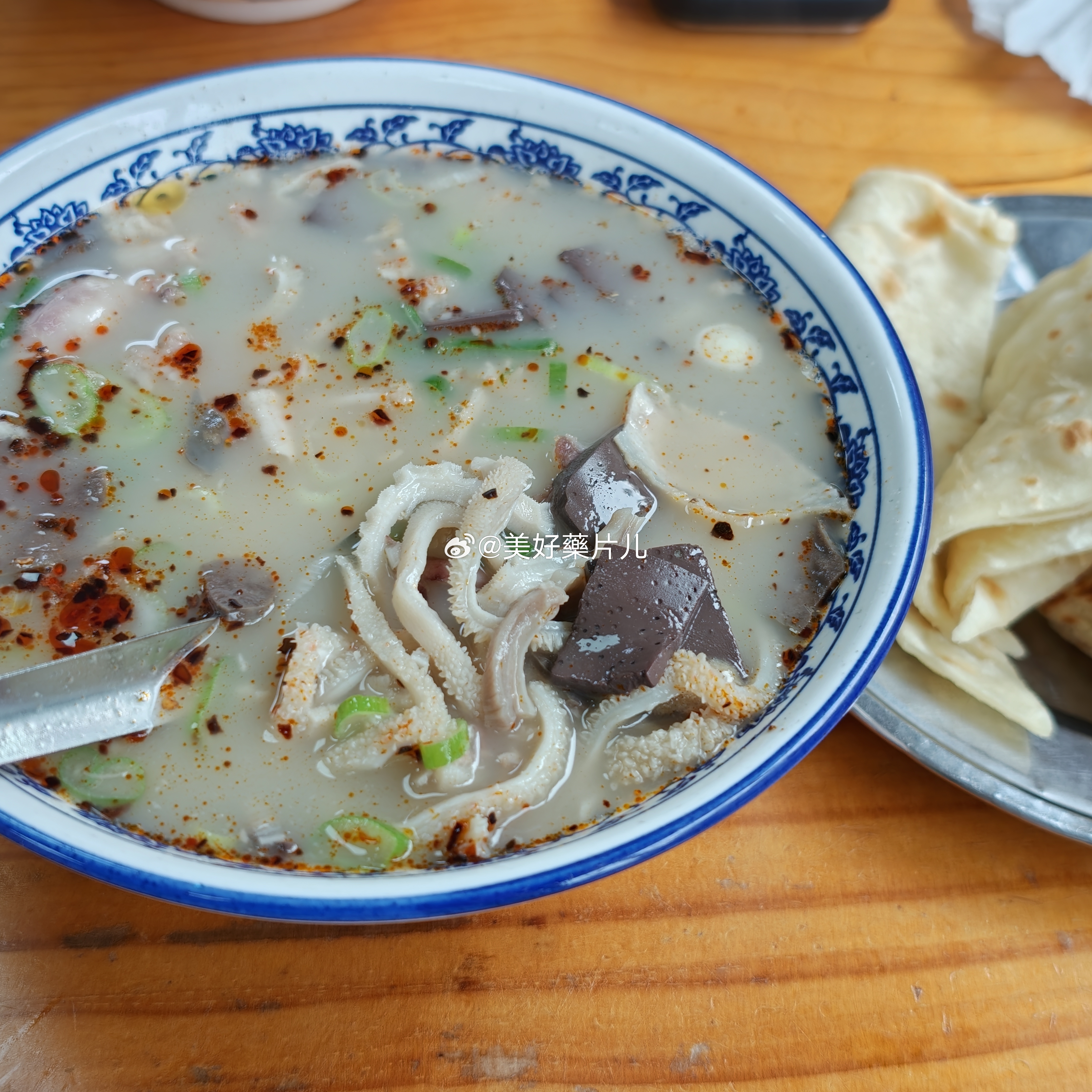 吃喝探店 鑫李记缘菏泽原汁羊汤[捂嘴哭]再也不对沙东的羊汤抱希望了 哈喇味儿油饼