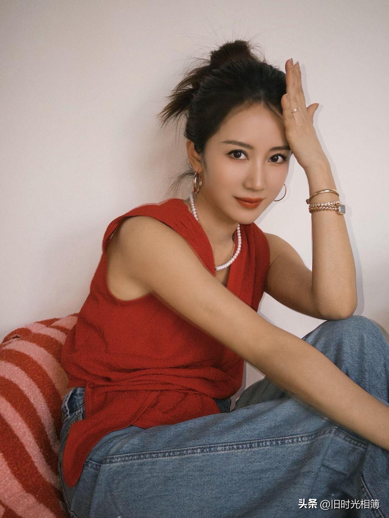 能看出来这是李念吗，
感觉都有点像弦子和李依晓的结合体。