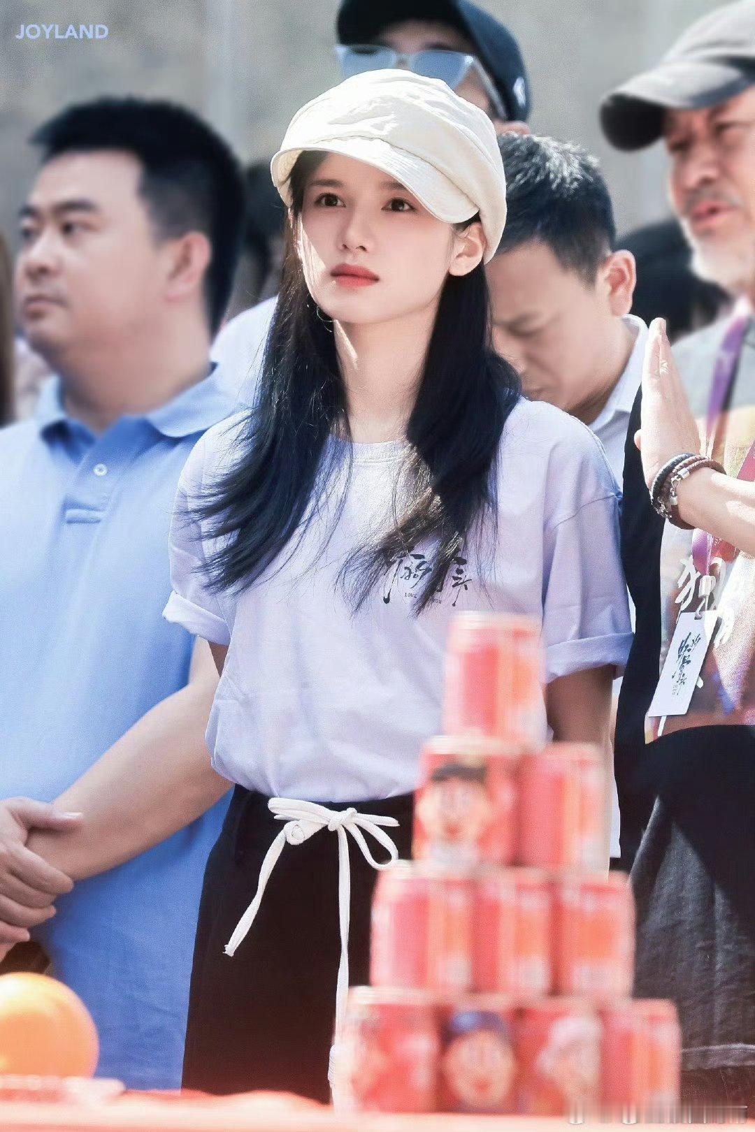 张婧仪天选苗靖苗靖人设 天选苗靖闪亮登场，婧仪终于又回归现代剧啦！特别有缘的是婧