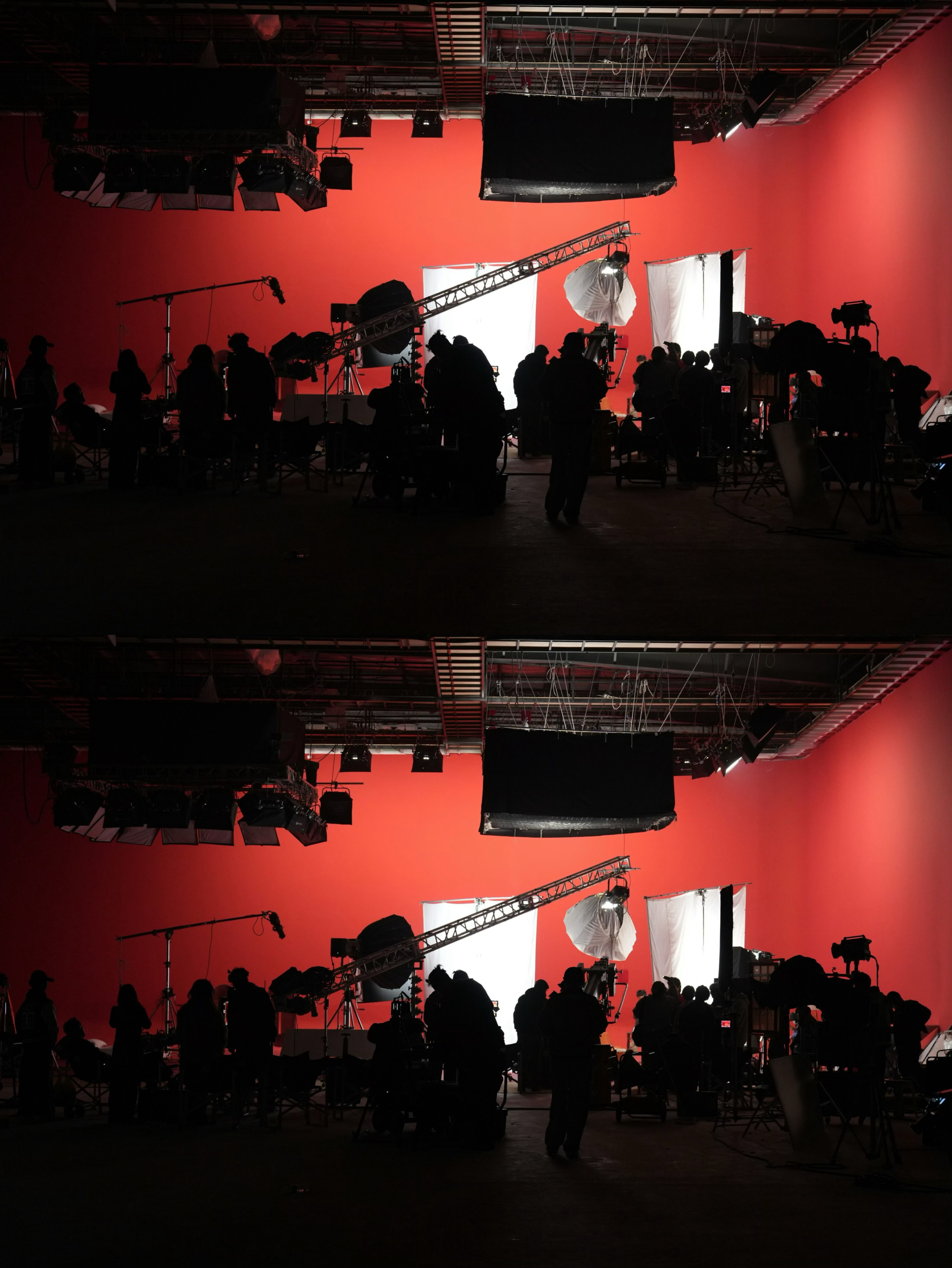 刘轩丞拍摄花絮照刘轩丞今日份拍摄花絮 认真工作的铮铮好帅 期待惊喜[期待] ​​