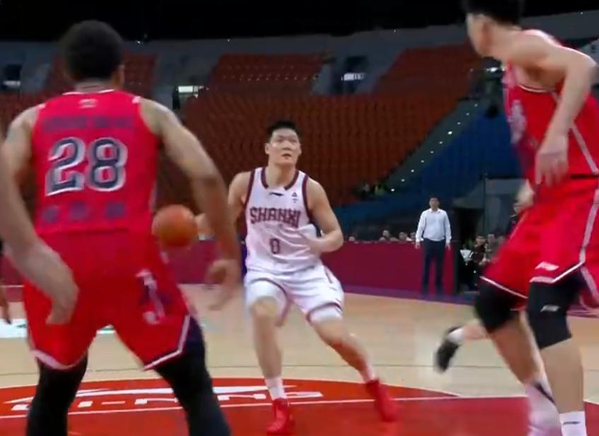 威金顿31分，徐昕12+9，张宁20+4，迪亚洛缺阵，广州男篮主场1分险胜山西！