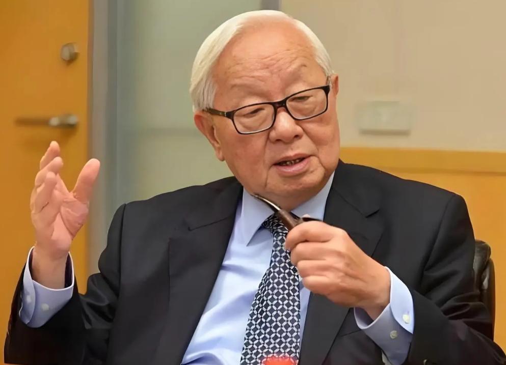 全球半导体产业的分工格局一直高度复杂，美国长期在芯片设计与核心软件领域占据主导地