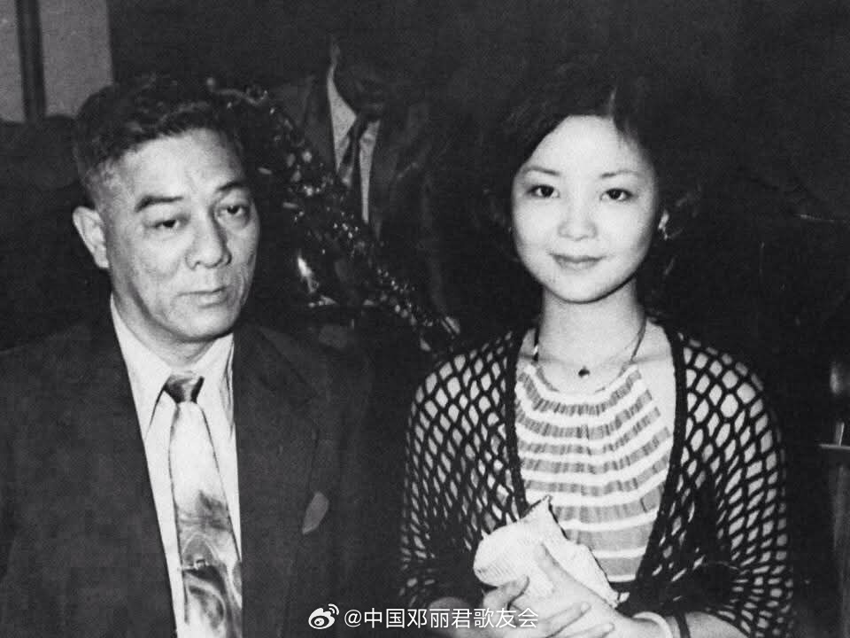 网图，邓小姐与柳佳桐合影。不知这位柳佳桐是何许人也？（FB）邓丽君邓丽君越南