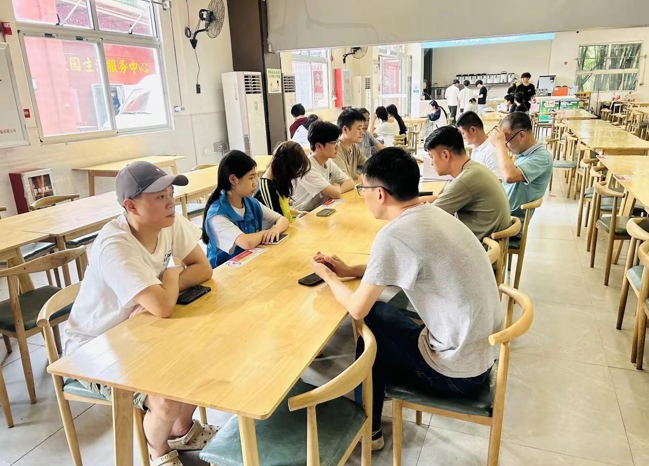 筑牢舌尖防线！我校召开食品安全月度工作会议5 月 27 日，学校食品安全月度例会