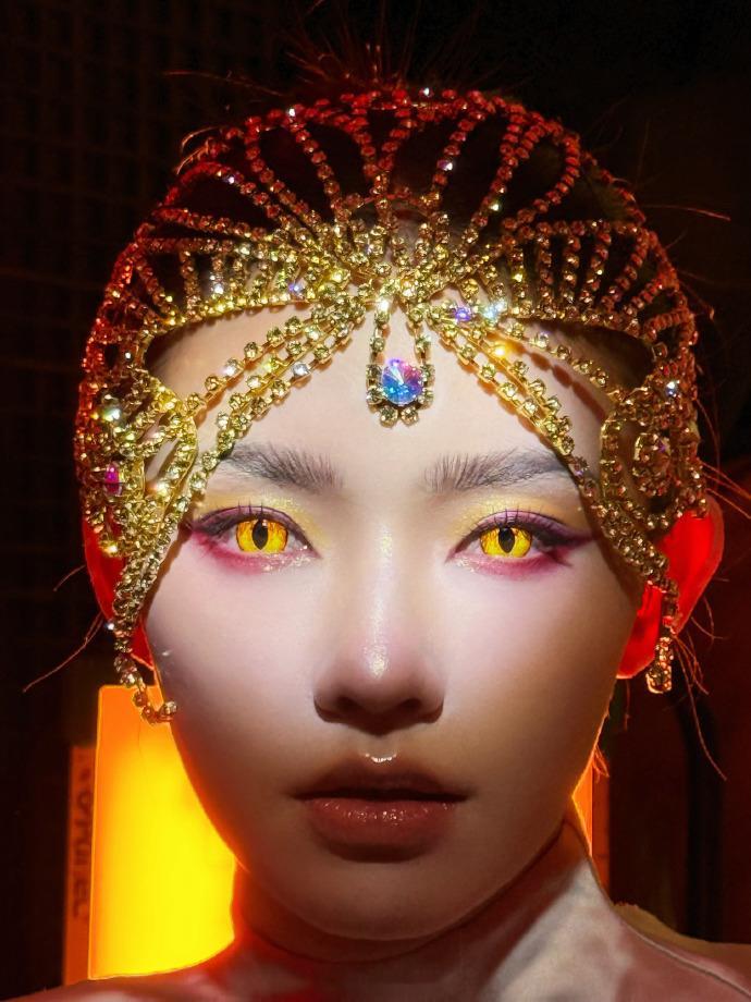 林允美杜莎蛇塑  林允美杜莎蛇年大片  林允蛇年的美杜莎蛇塑造型简直美到出圈。好