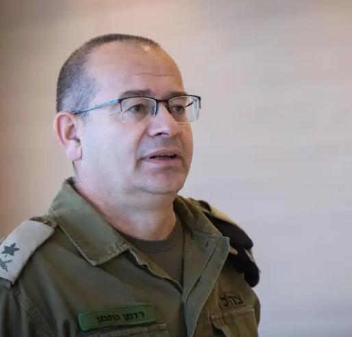 最近内塔尼亚胡直接拍板，让现任军事秘书罗曼·戈夫曼6月上任摩萨德一把手，任期5年