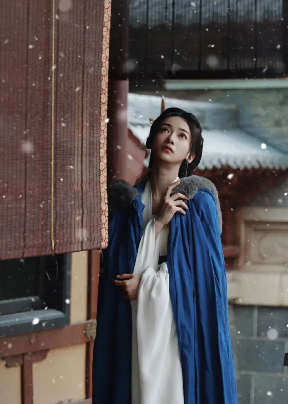 #吴谨言观众缘#吴谨言又爆了，她真的很适合复仇大女主剧，在《墨雨云间》里的破碎感