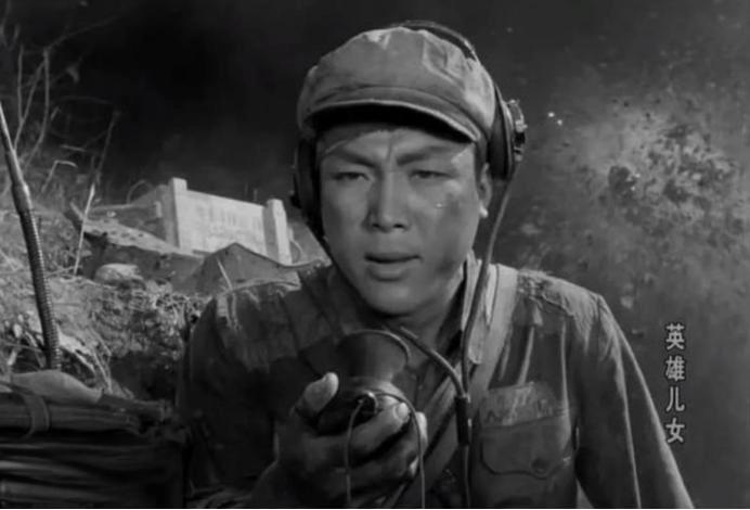 现在的抗美剧，胸口那块“中国人民志愿军”的牌子为啥都没了？说是还原历史，但看着光