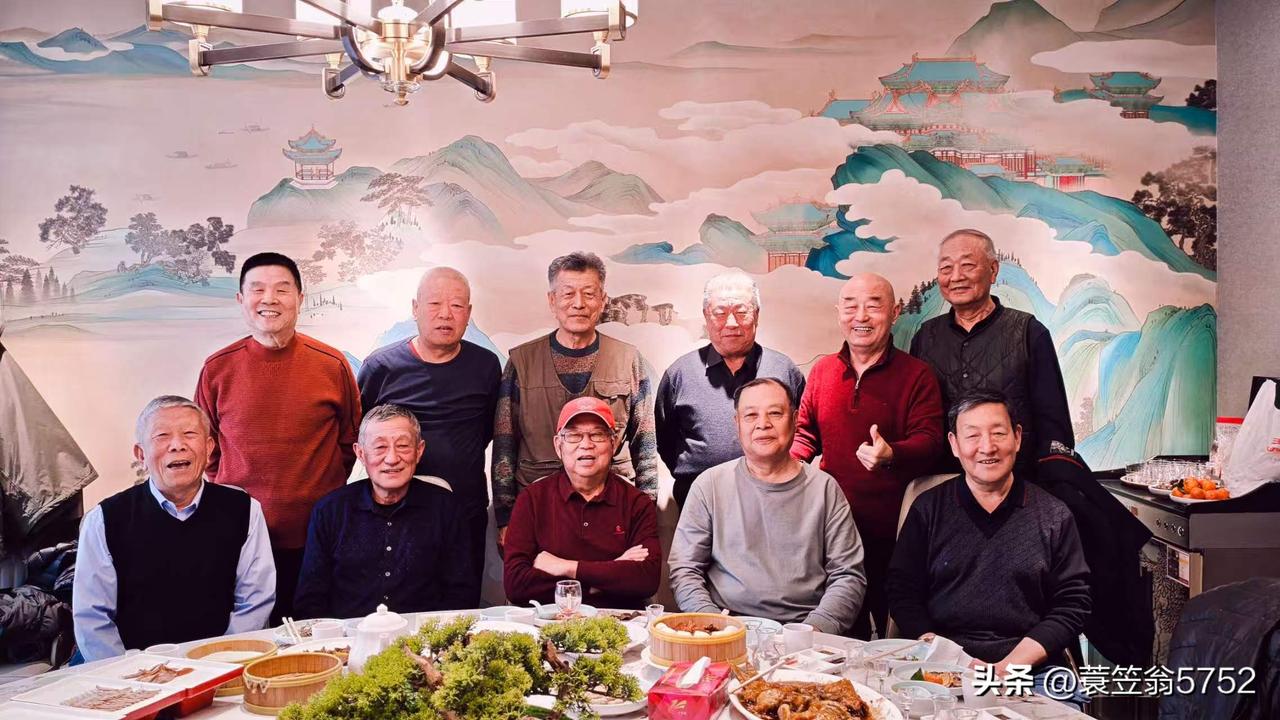 半世纪战友重逢，军旅情深永难忘
3月13日，原38军113师师后勤部分战友欢聚一