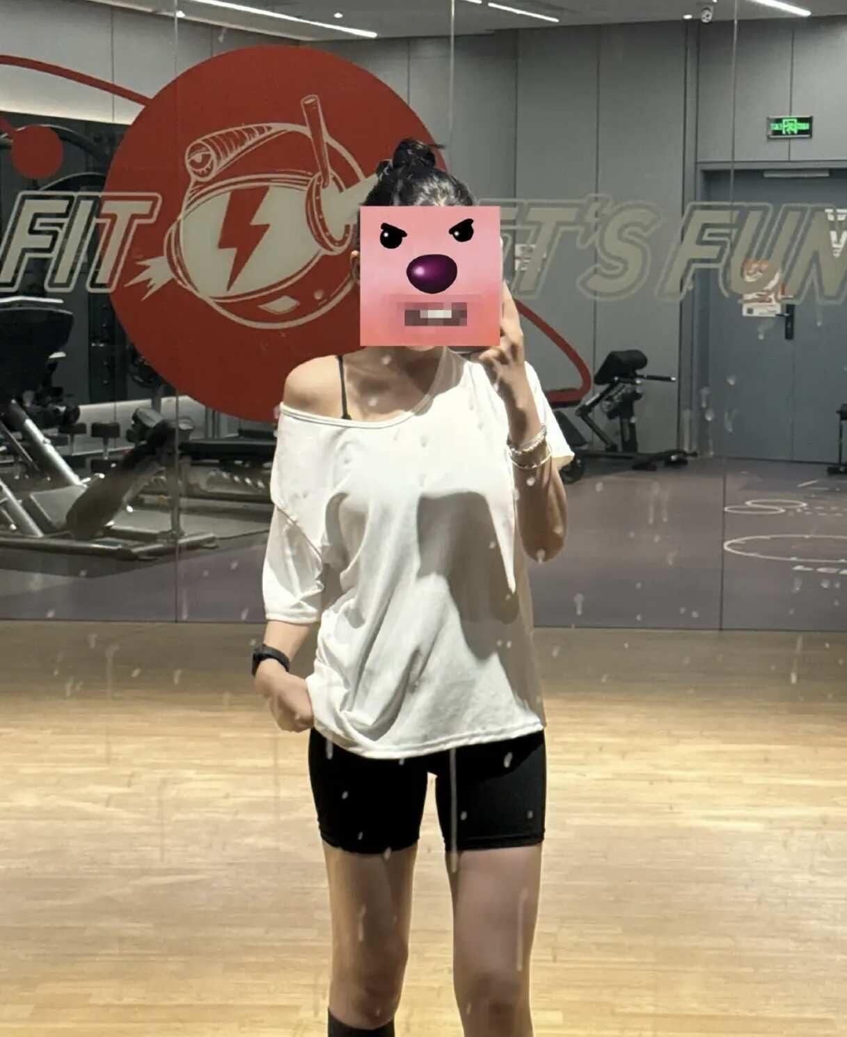 今天休息，所以出来运动一下
健身人健身魂 多运动多出汗 生命在于运动 坚持锻炼身