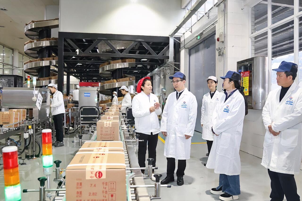 1月1日，正值元旦佳节，茅台集团党委书记、董事长陈华，党委副书记、总经理王莉深入