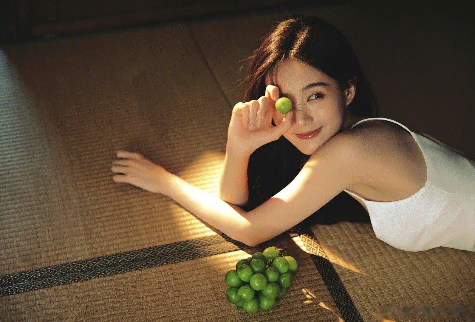 #李一桐青提茉莉造型# 桐宝这颜值真不知道斯哈斯哈[好爱哦]真的好想成为她手中的