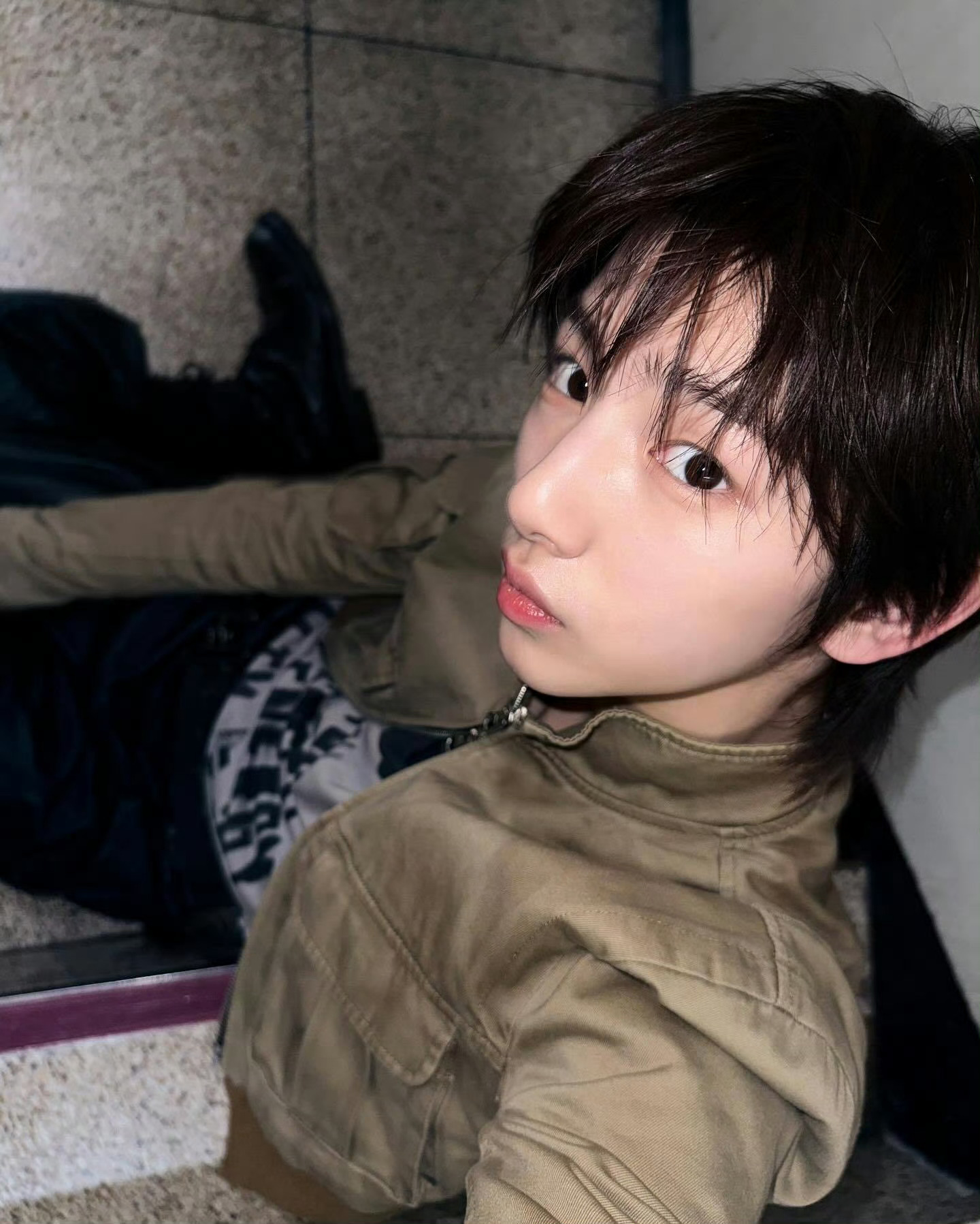 金主训    我想用漂亮的话去夸你 但思来想去漂亮的只有你 