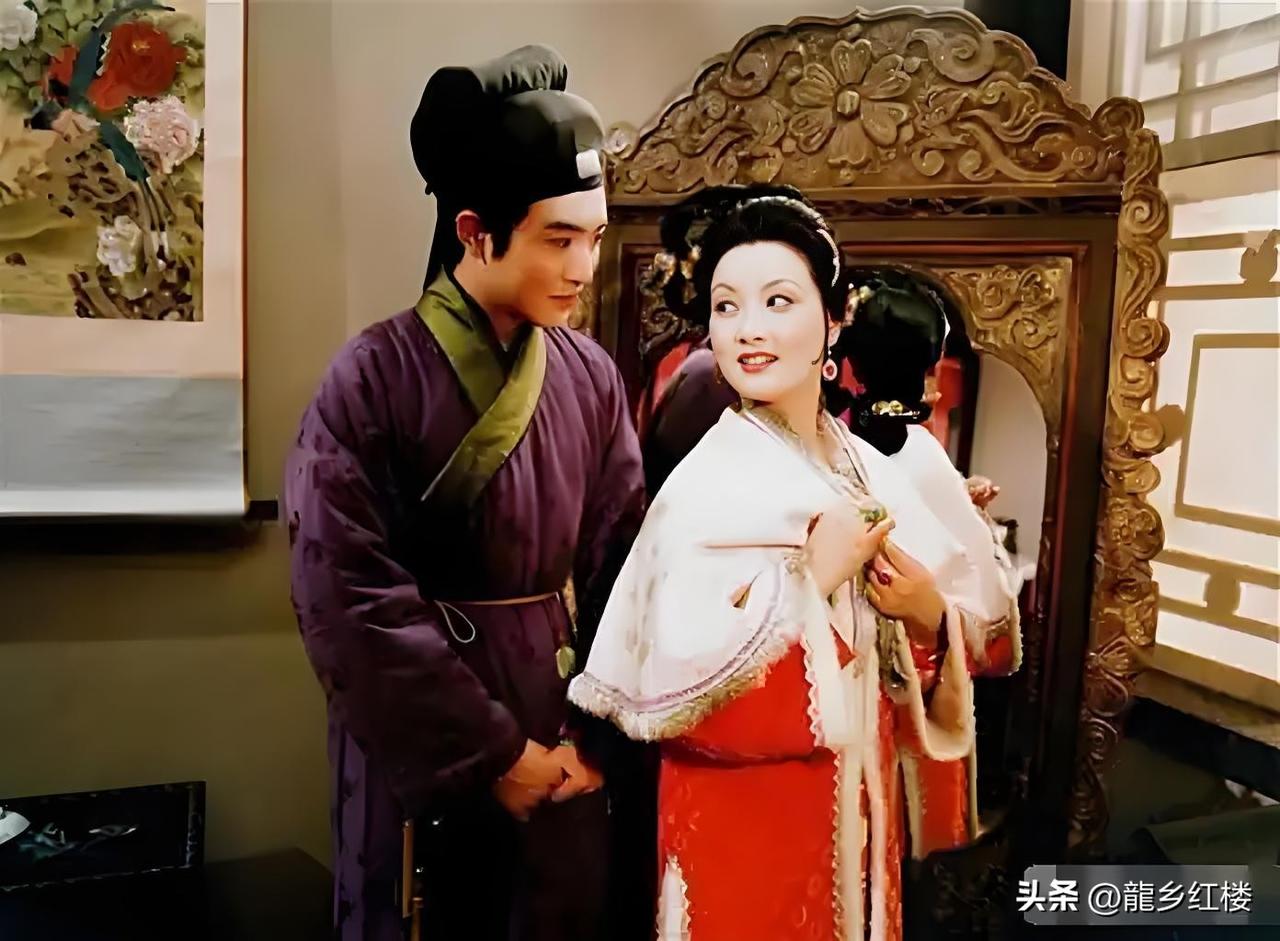 《红楼梦》并非真的曾有过五个书名。
楔子里设置那五个书名，蕴含着超乎想象的信息量