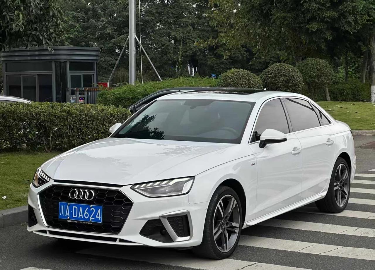 有人要二手奥迪A4吗
22年奥迪A4，40豪华
一手车，实表6w，换颗大灯，查博