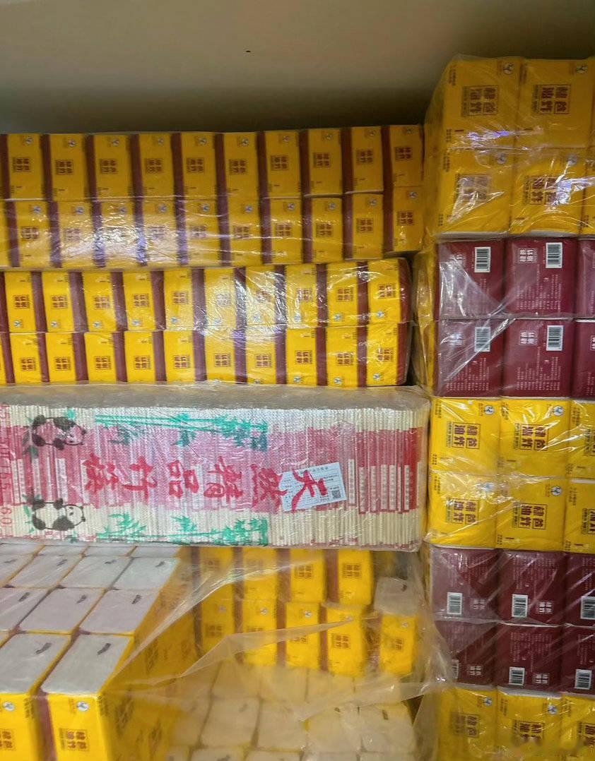 网友说王鹤棣家炸串店卫生差 棣爸油炸纸巾长这样，超市买不到外包装印有“棣爸油炸”