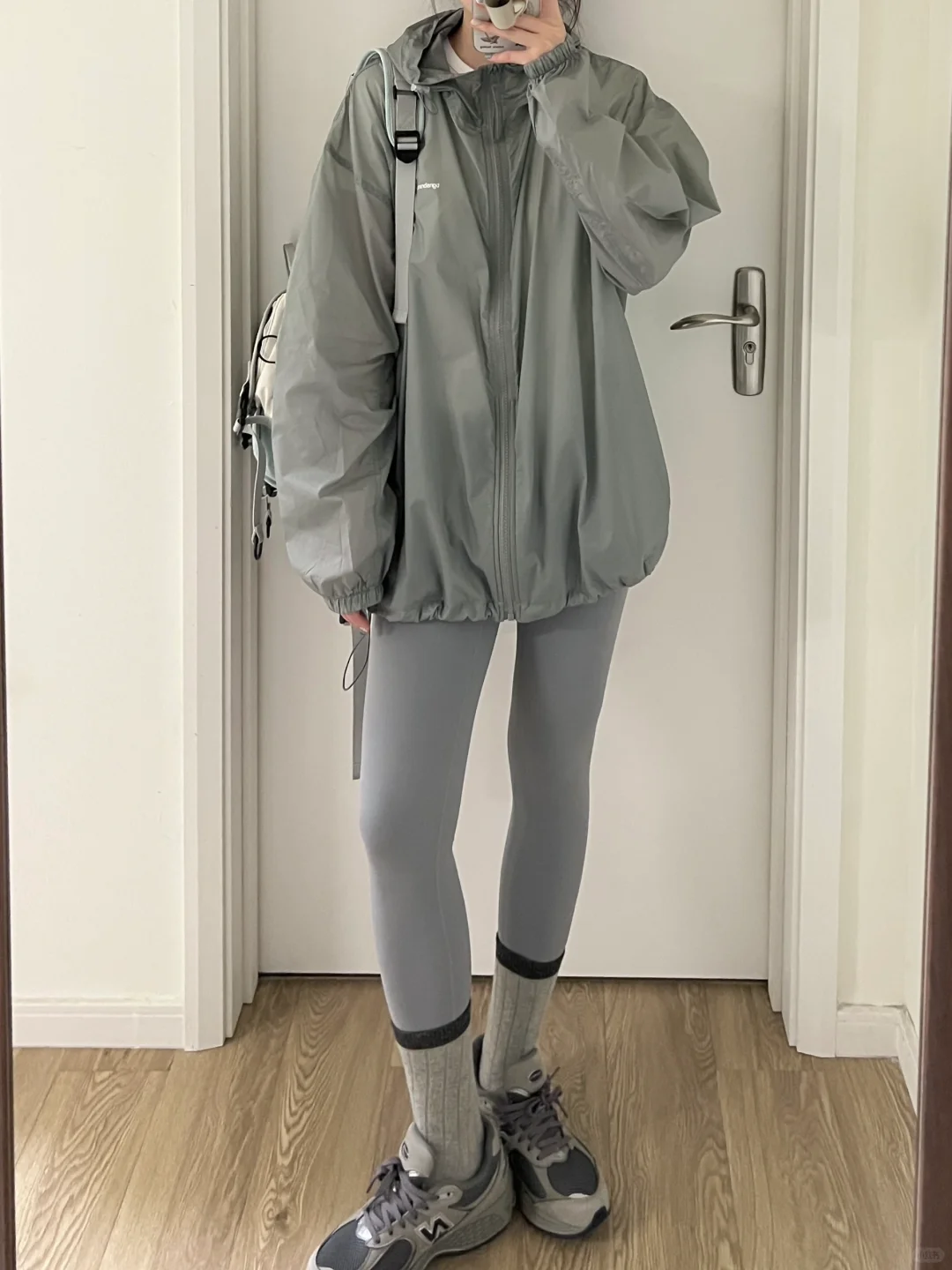 春夏松弛运动休闲｜灰色防晒服+灰瑜伽裤