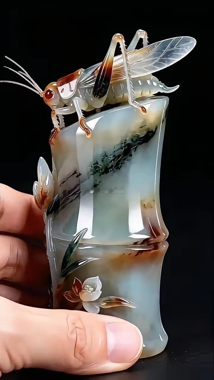 料子贵还是雕工贵？这才是真正的艺术品，这才是真正的巧夺天工，它是上天的杰作。 
