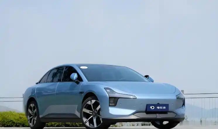 你有没有发现，最近身边讨论买燃油车的人又多了起来？

进入2026年，车市出现了