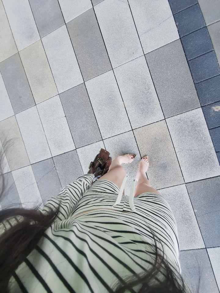 一个人的时候 偷偷看你的微博 爱是会偷偷关心对方的踪迹 对吗