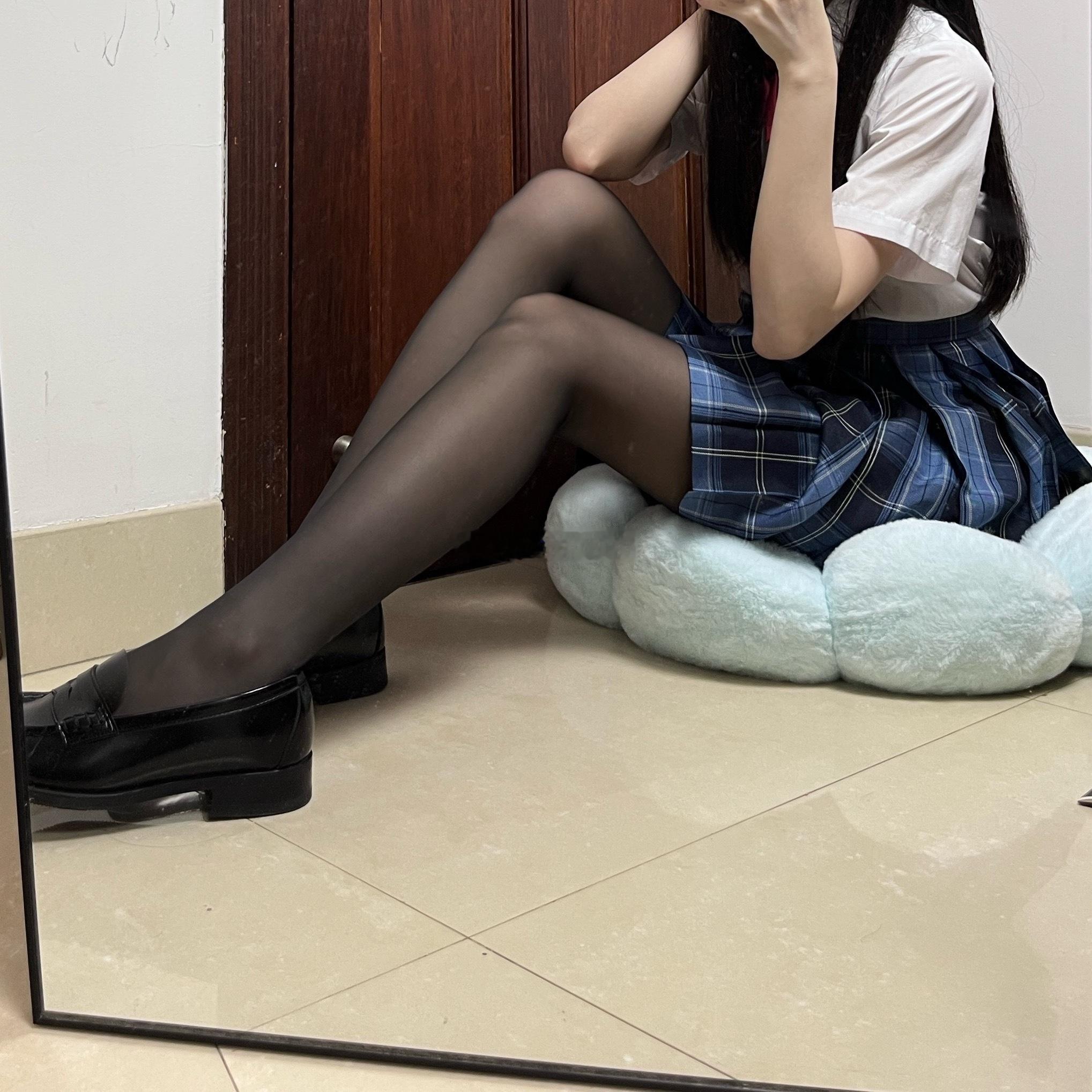 涞觅,不止丝滑 铁粉都还在吗🥺快来互动打铁啦！🔨🔨 悄咪地戳个赞赞也可以哇