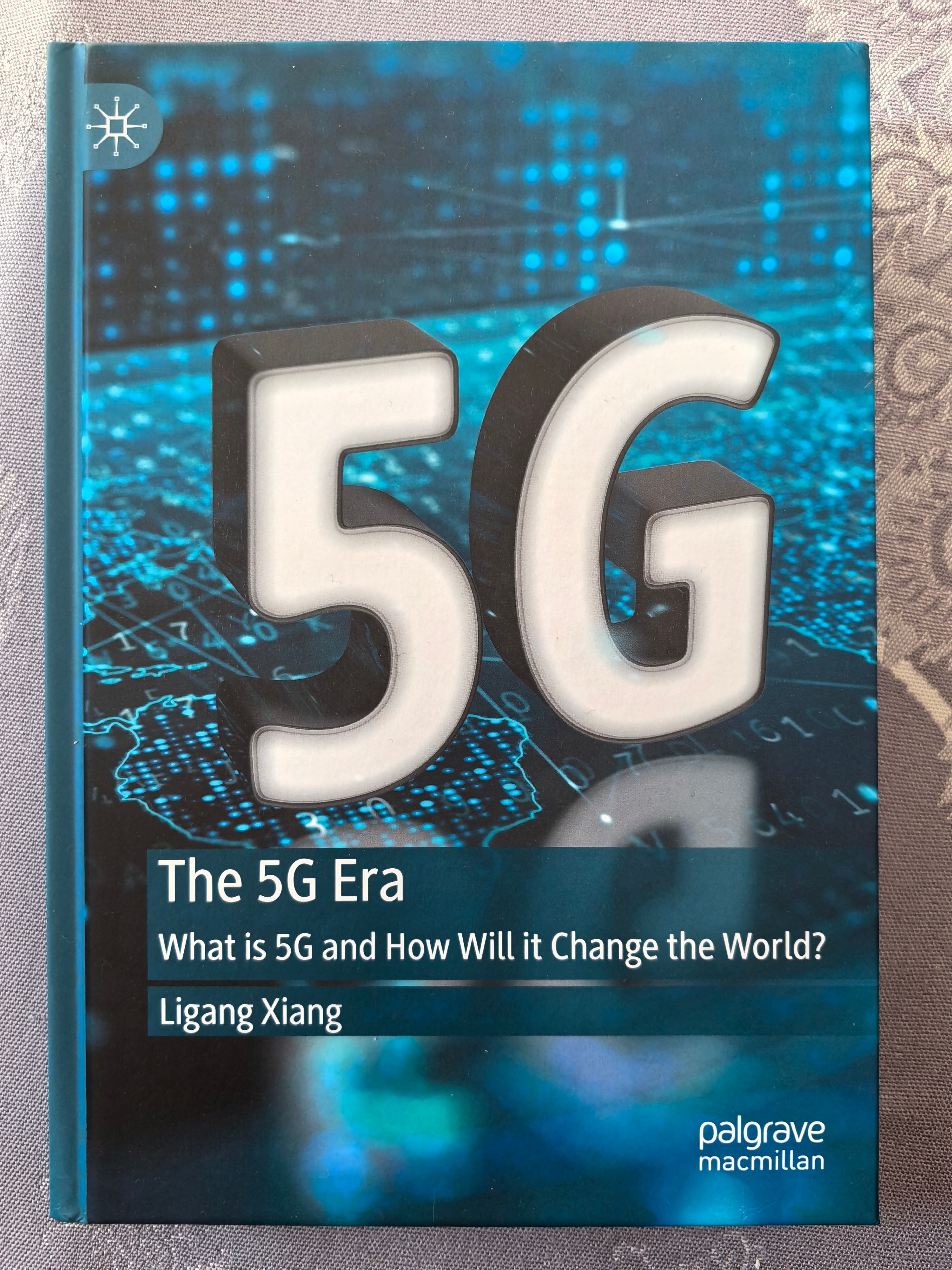 收到网购书一本《The 5G Era》，这本书是2023年11月30日下单，同时