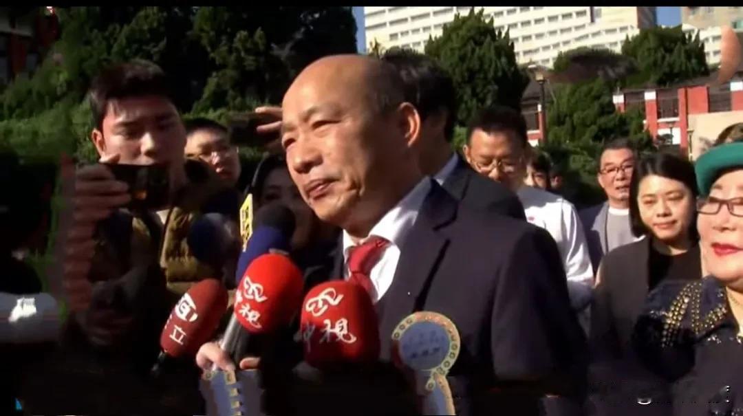 龙头战今日开打，第一轮投票韩国瑜54席对游锡堃51票，韩第一轮胜出。对第二轮12