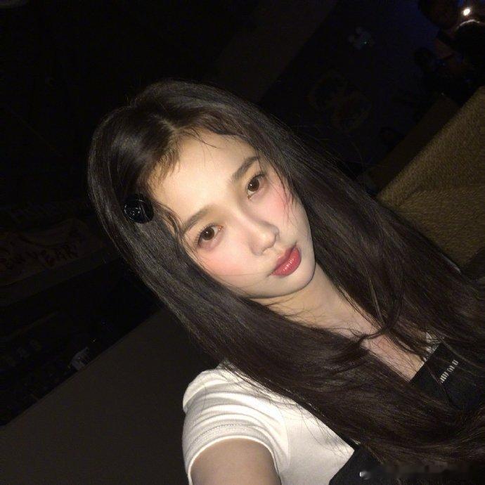 虞书欣姜小暮曼市dailylife十八宫格虞书欣姜暮曼市日常照虞书欣姜暮曼市日常