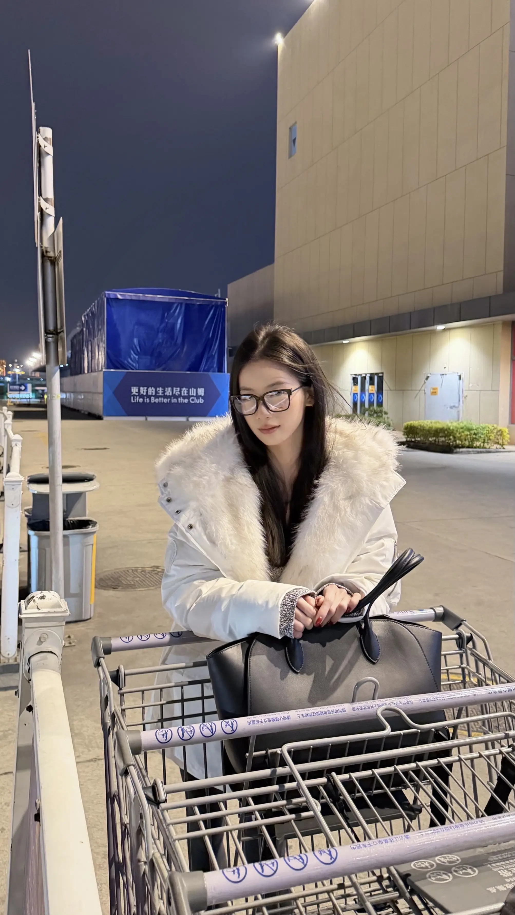 妹子 我就亲了你一口 你把我齐刘海打歪啥意思