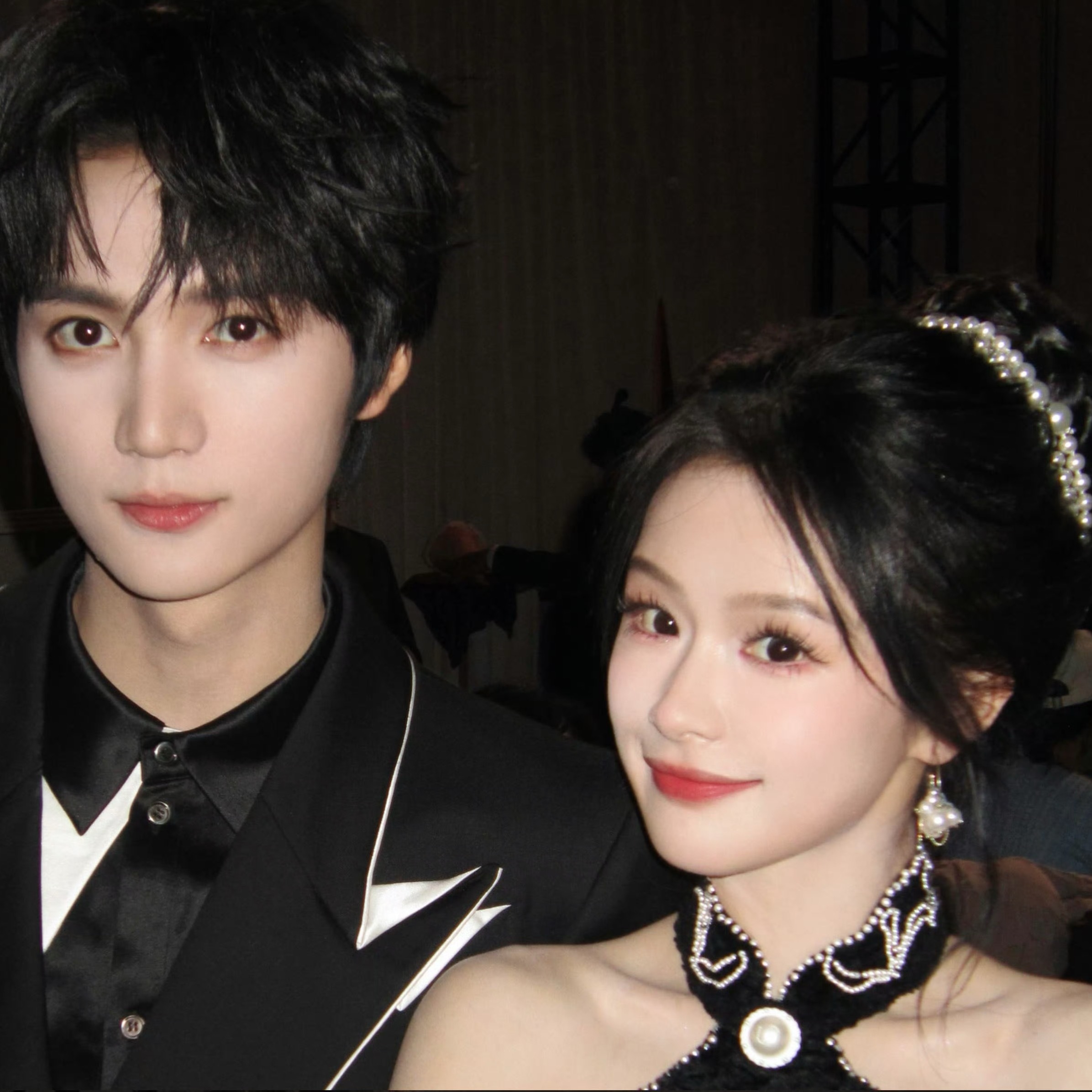 救命！短剧演员们的红毯杀疯了吧！完全没一点怯场的样子，个个气场拉满超有范儿，镜头