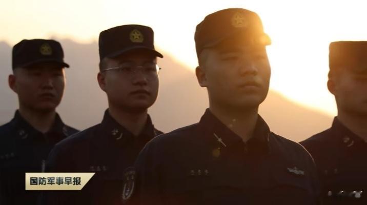 核潜艇上的少尉军官 ​​​