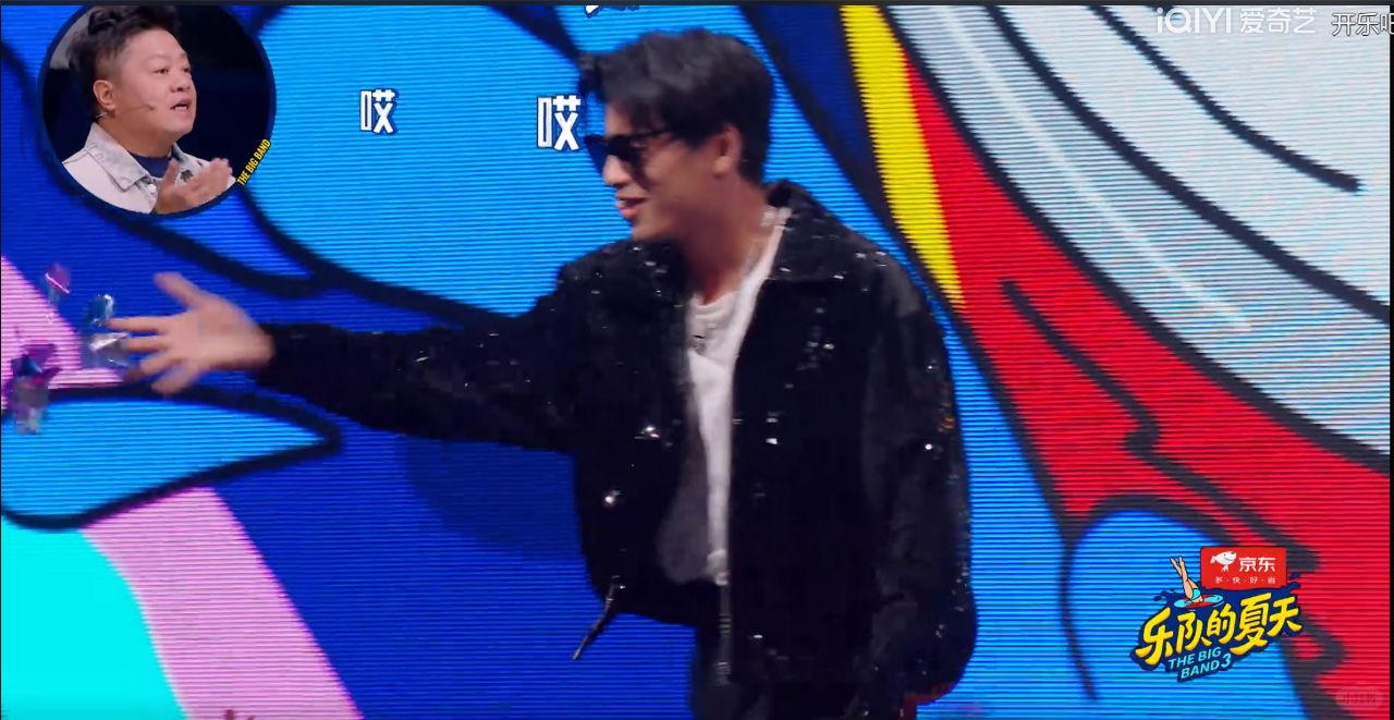 笑拥了  仁科可是跟披荆斩棘时候不太一样了