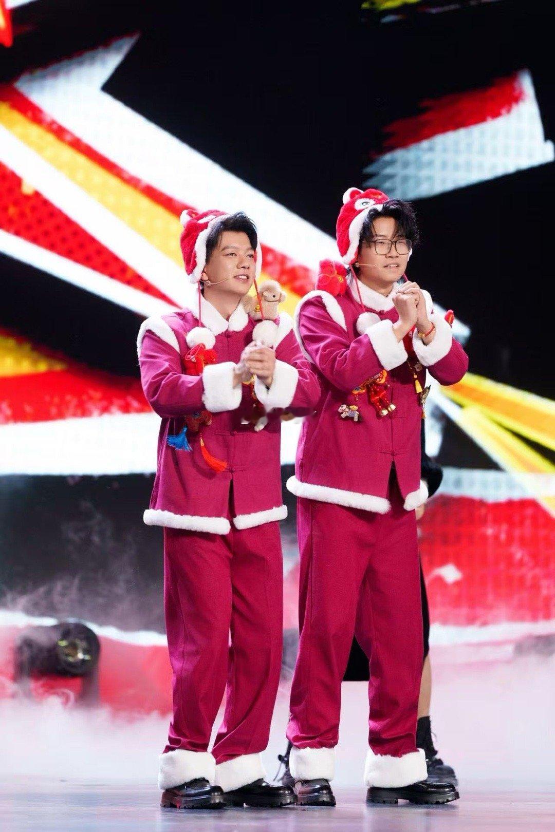 漫才兄弟 好笑 漫才兄弟的节目，看完让人想给岳父岳母打电话。徐浩伦谭湘文把那些日