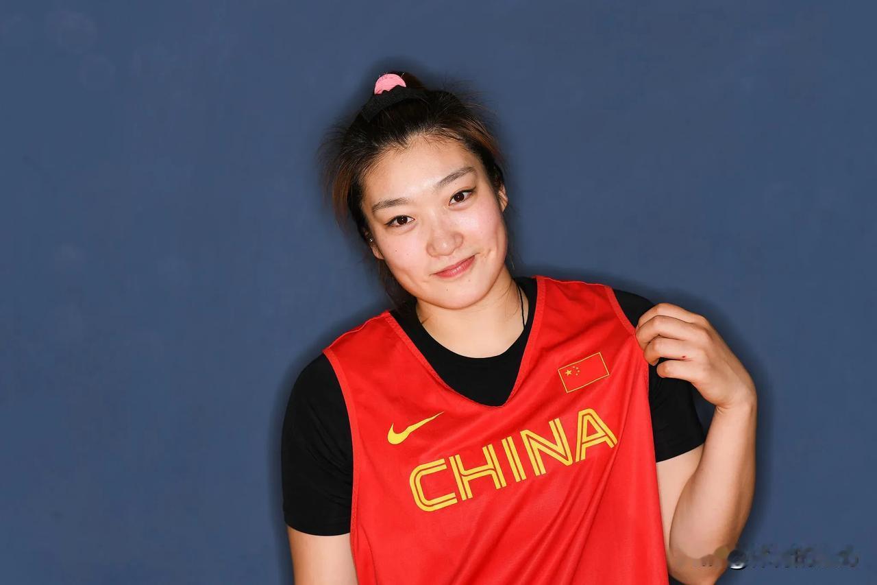新组建中国女篮国家队已经完成了亚洲杯之前的两次热身赛，大比分战胜欧洲劲旅波黑女篮