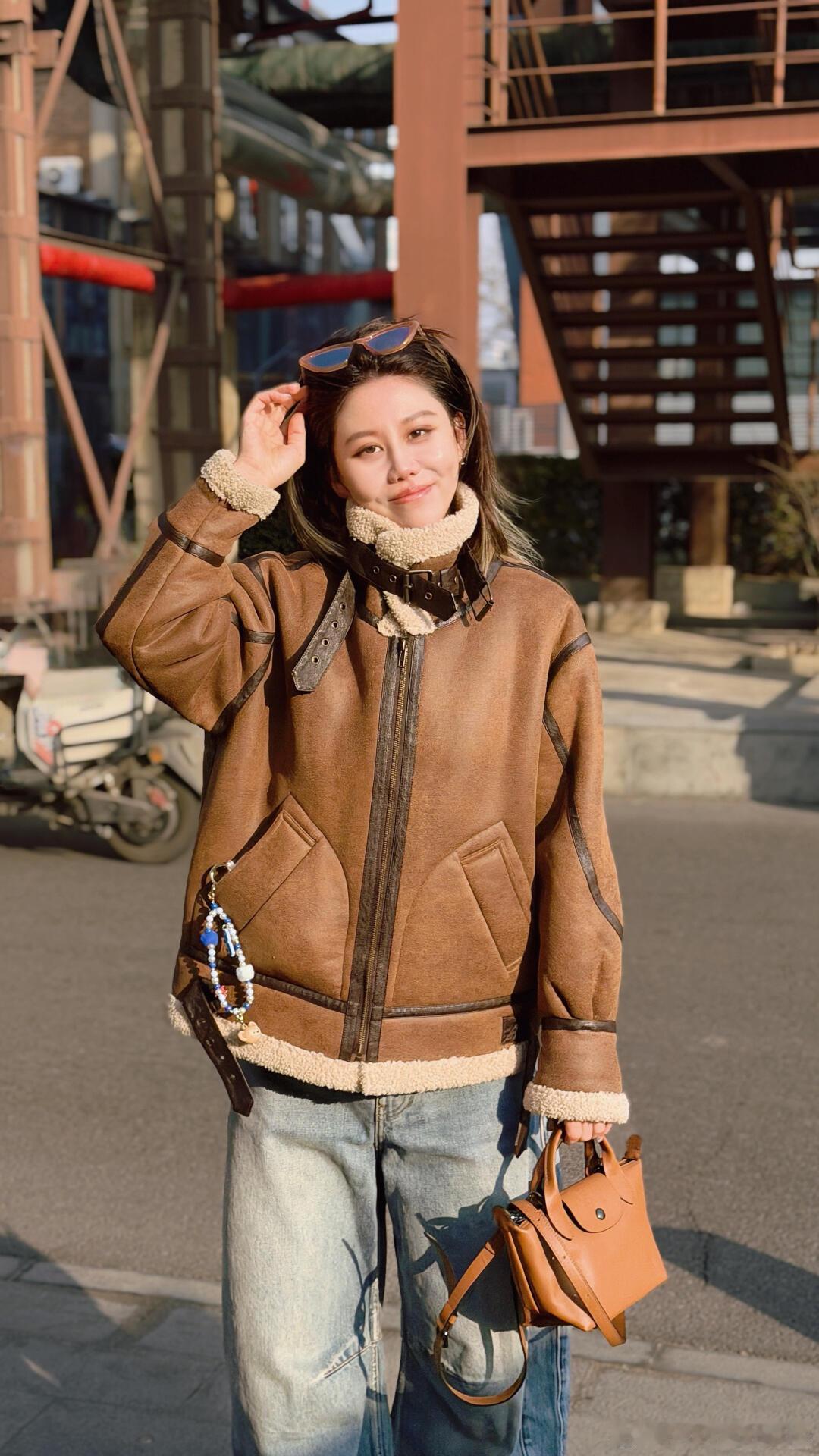 陈幸同更新：周末宜放空 宜欢喜🤎宜把鸡毛蒜皮 换成风和日丽 