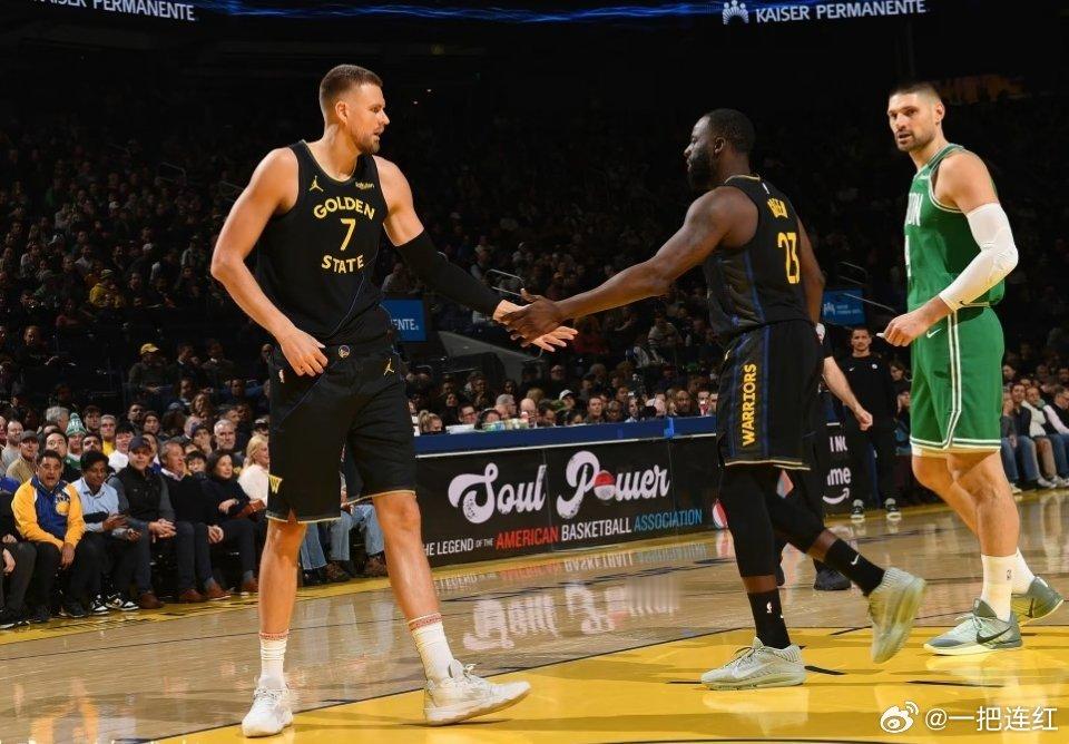 NBA常规赛，凯尔特人客场以121比110逆转击败勇士。末节一度以75比105落