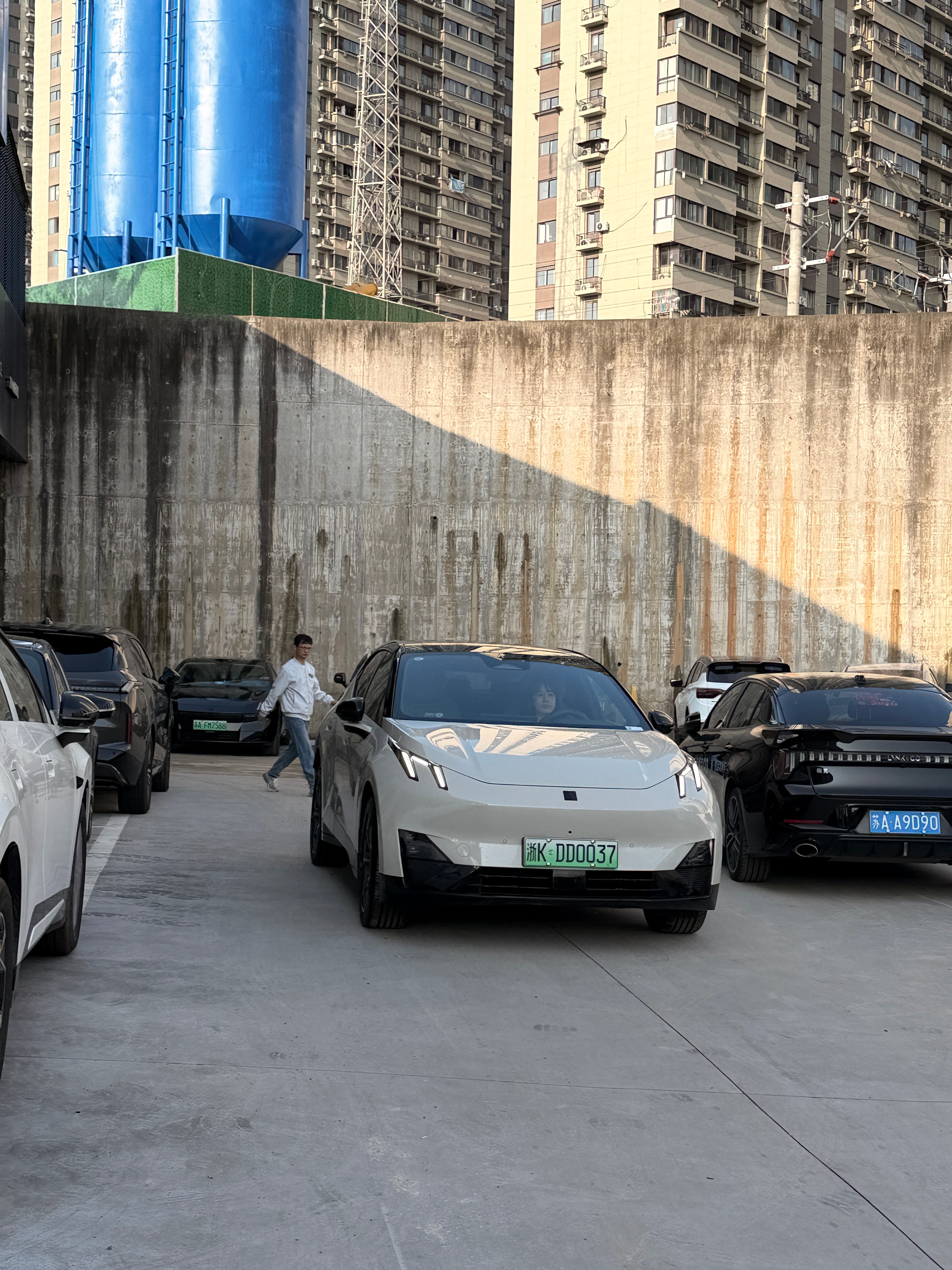 今天来取我领克…因为蒸发箱喷粉有点严重了，不过态度很好，换了蒸发箱解决问题了[点