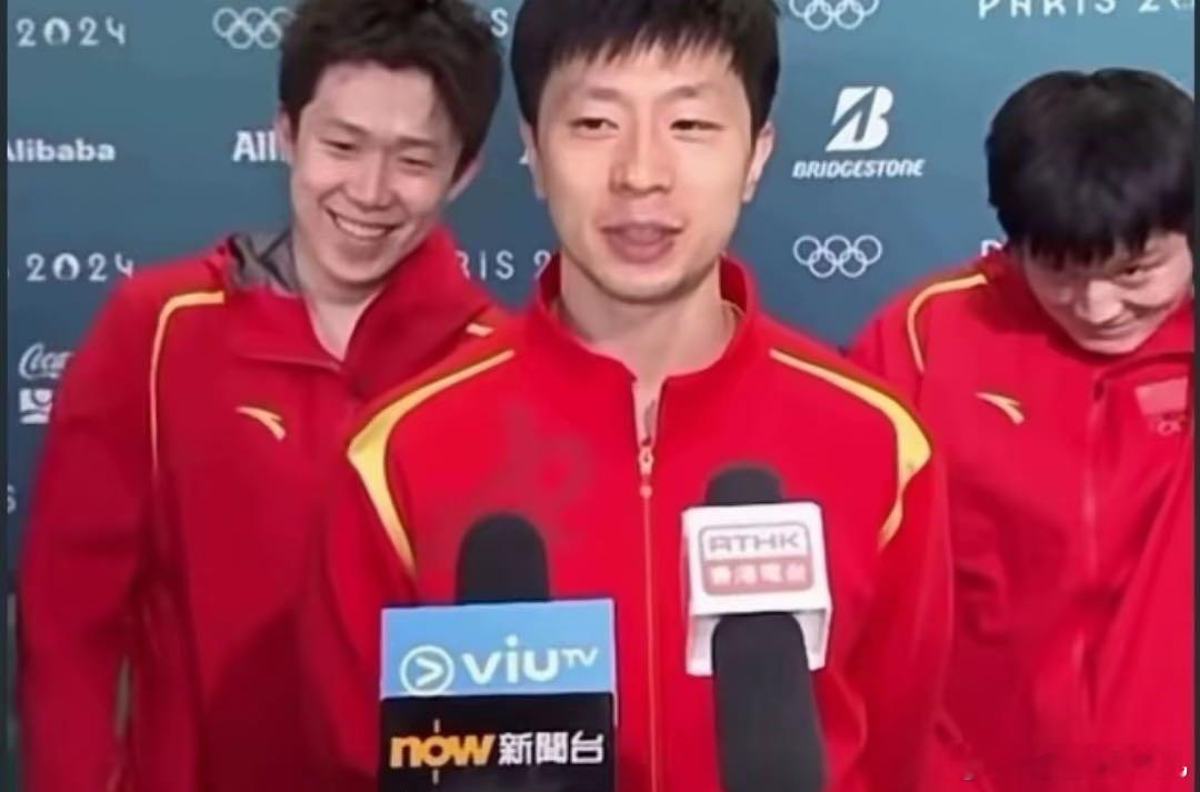 #王楚钦回应和樊振东躲马龙身后傻乐#全员喜剧人，超绝偷感！还笑，看你俩下一届怎么