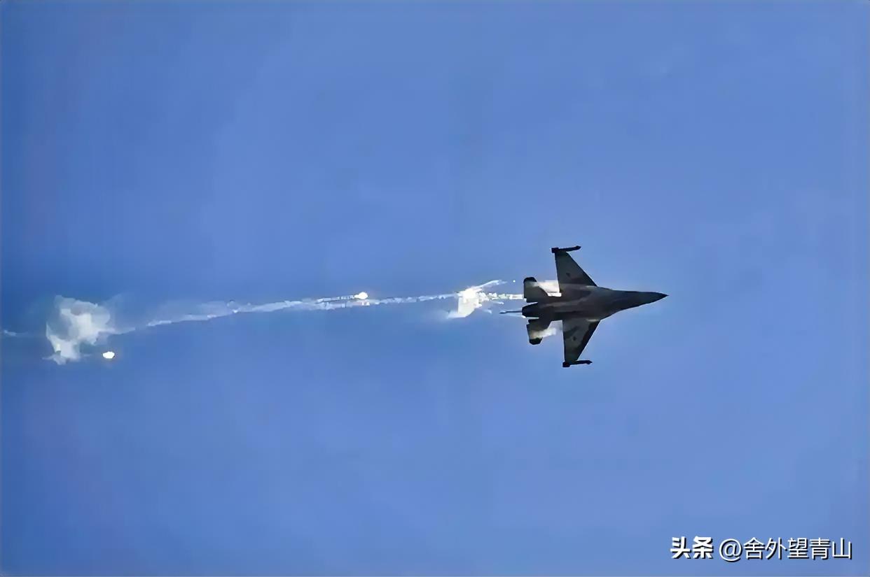 伊朗空军出动了。
当地时间3月1日，伊朗伊斯兰共和国军队发表声明称，伊朗空军对波