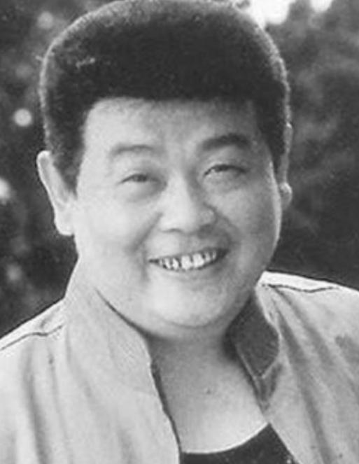 2005年，演员傅彪患上癌症，冯小刚替傅彪偿还了 200 万债务，张国立给了40