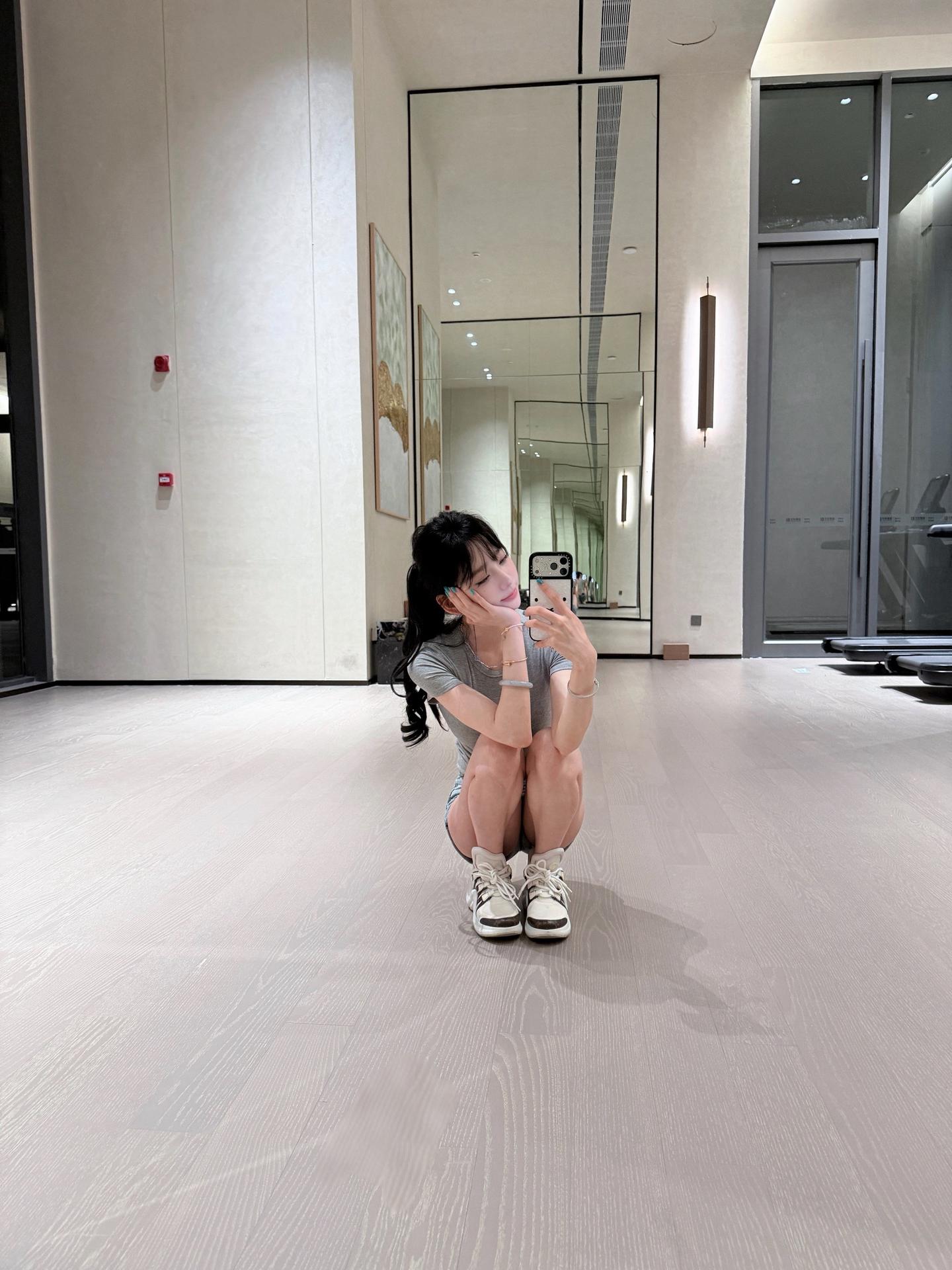 坦白说 我不是一个经常会拿起手机拍照记录生活的人，究其根本，我有种把什...
