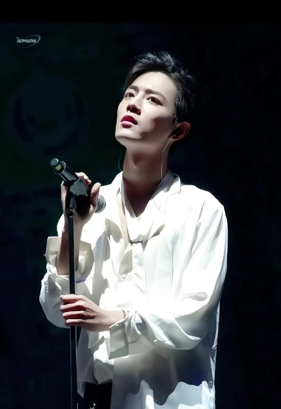 肖战肖战 肖战工作室肖战盛阳 "世俗的枷锁永远囚禁不住我对你的思念"Secula