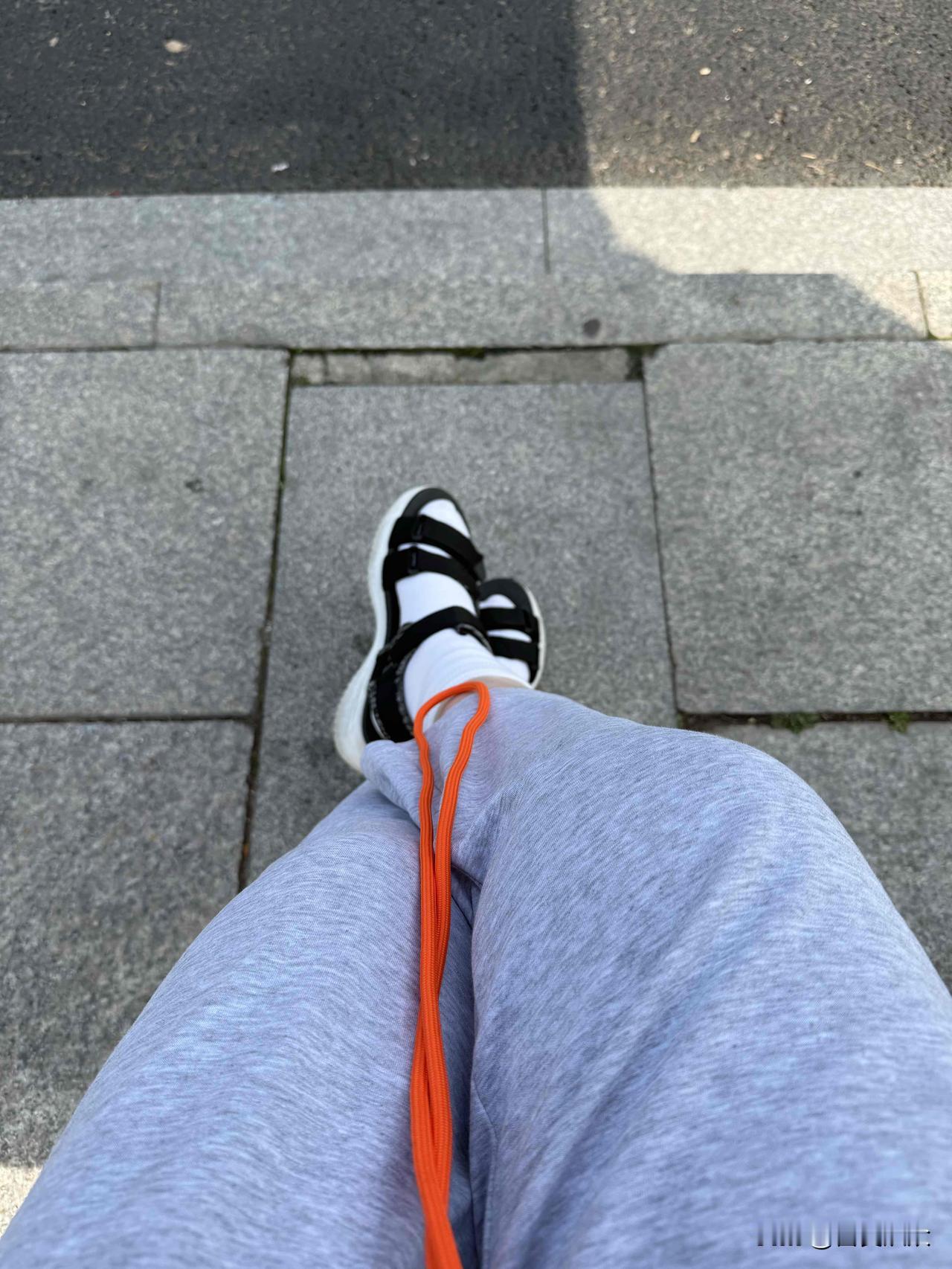 认真对待身体发出的声音。

上周六，赶在5月收官之前，
做了一个腹部核磁共振。